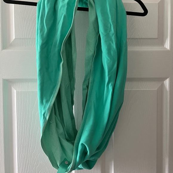 Lululemon Vinyasa Scarf - Picture 2 of 3